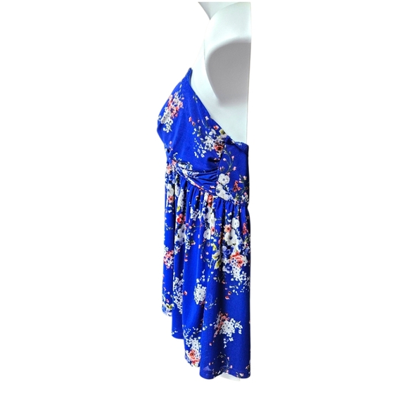 TORRID Plus Size Angelica Floral Blue Sheer Sleeveless Twisted Front Halter Top - Picture 8 of 15